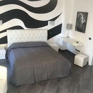 https://le-divine-di-via-olivieri.hotelitalianriviera.com